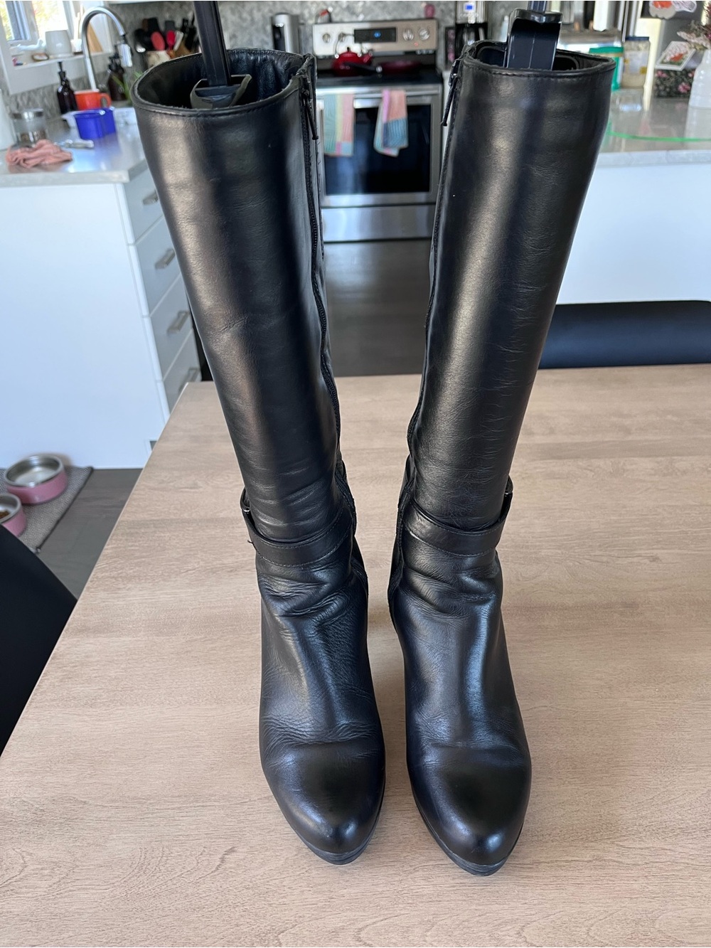 La CANADIENNE Black Leather Knee-High Heeled Boots